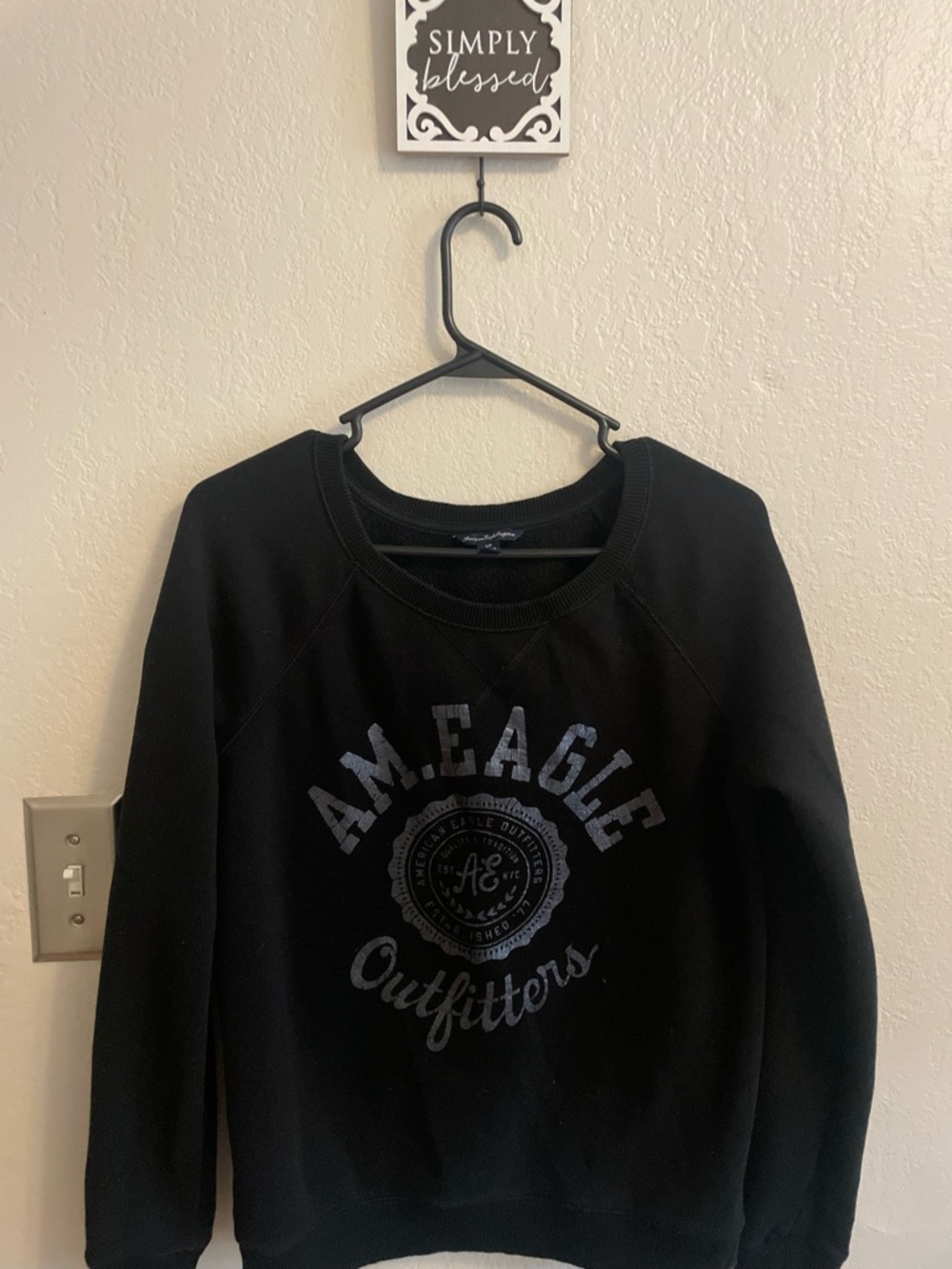 American Eagle Outfitters Black Pullover Sweatshirt